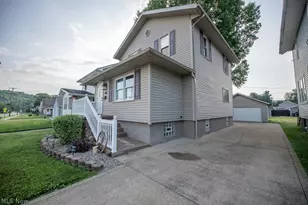 1135 Eastport Ave, Uhrichsville, OH 44683 - Photo 4