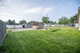 1135 Eastport Ave, Uhrichsville, OH 44683 - Photo 8
