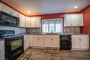 1135 Eastport Ave, Uhrichsville, OH 44683 - Photo 18