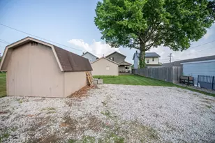 1135 Eastport Ave, Uhrichsville, OH 44683 - Photo 10