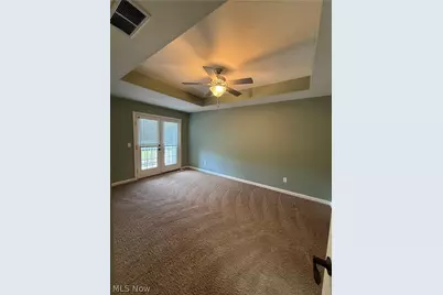 15 Town Square Boulevard, Columbiana, OH 44408 - Photo 14