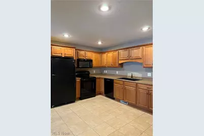 15 Town Square Boulevard, Columbiana, OH 44408 - Photo 10