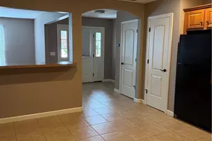 15 Town Square Blvd, Columbiana, OH 44408 - Photo 12