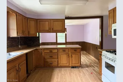 2418 Hillstock Avenue, Akron, OH 44312 - Photo 8
