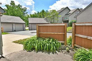4052 St Andrews Ct, Canfield, OH 44406 - Photo 8