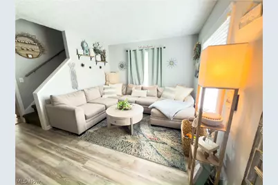 220 E 327th Street, Willowick, OH 44095 - Photo 16