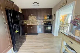 220 E 327th St, Willowick, OH 44095 - Photo 28