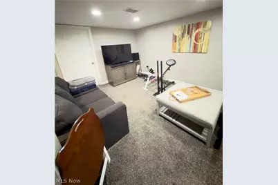 220 E 327th Street, Willowick, OH 44095 - Photo 30