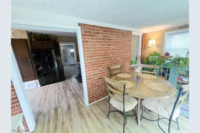 220 E 327th Street, Willowick, OH 44095 - Photo 18