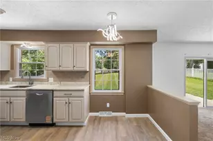 3865 Silverwood Dr, Stow, OH 44224 - Photo 4