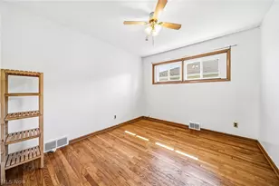 28626 Forest Rd, Willowick, OH 44095 - Photo 12
