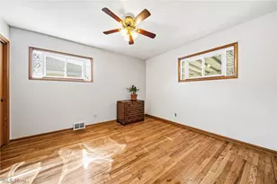28626 Forest Rd, Willowick, OH 44095 - Photo 14