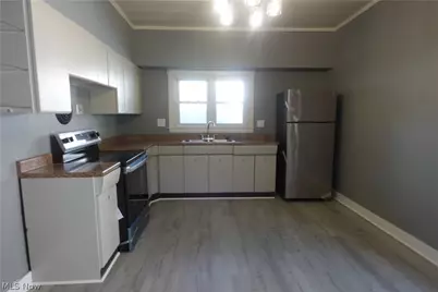 734 Main Street, Bridgeport, OH 43912 - Photo 4