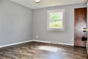 1645 California Ave, Louisville, OH 44641 - Photo 6