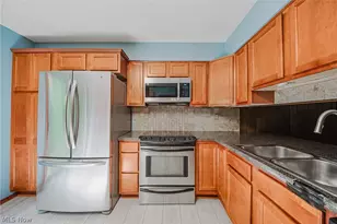 5950 Bayberry Cir, North Ridgeville, OH 44039 - Photo 2