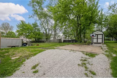 1424 S Liberty Avenue, Alliance, OH 44601 - Photo 6