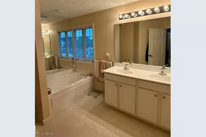 37663 Stoney Lake Drive, North Ridgeville, OH 44039 - Photo 18