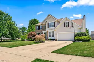 9195 Victoria Ln, North Ridgeville, OH 44039 - Photo 4