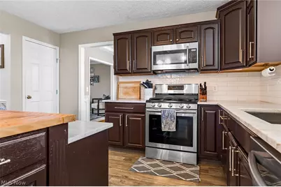 9195 Victoria Lane, North Ridgeville, OH 44039 - Photo 12