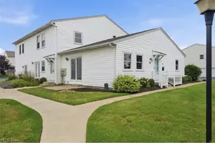 2549 Royal County Down, Uniontown, OH 44685 - Photo 2