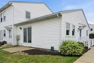 2549 Royal County Down, Uniontown, OH 44685 - Photo 4