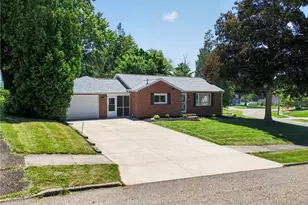 1807 Wicliff Ave NE, Massillon, OH 44646 - Photo 2