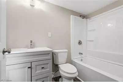 678 Essex Street, Akron, OH 44306 - Photo 16