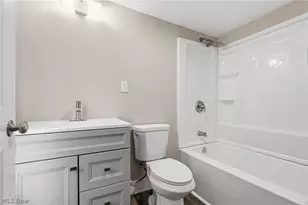 678 Essex St, Akron, OH 44306 - Photo 16
