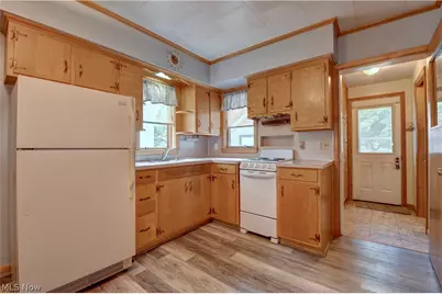 305 Main Street W, Beach City, OH 44608 - Photo 10