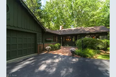 134 N Revere Road, Akron, OH 44333 - Photo 2