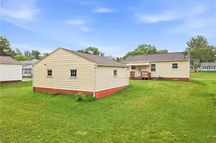 404 Elizabeth St, Hubbard, OH 44425 - Photo 28