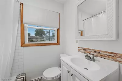 404 Elizabeth Street, Hubbard, OH 44425 - Photo 16