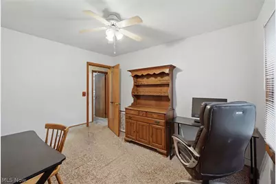 404 Elizabeth Street, Hubbard, OH 44425 - Photo 12