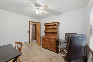 404 Elizabeth St, Hubbard, OH 44425 - Photo 12