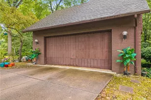 8810 Blossom Cir NW, Massillon, OH 44646 - Photo 2