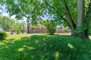 33 Parkway Blvd, Alliance, OH 44601 - Photo 6