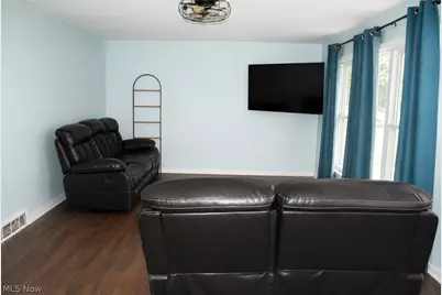 210 Oakdale Drive, South Amherst, OH 44001 - Photo 6