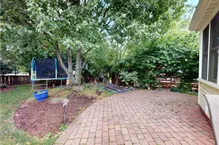 2182 Buena Vista Dr, Wickliffe, OH 44092 - Photo 30