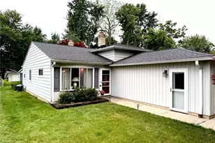 46 E Shore Blvd, Eastlake, OH 44095 - Photo 2