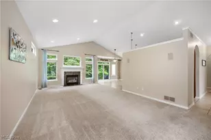 9628 Scottsdale Dr, Grandview Heights, OH 44147 - Photo 4