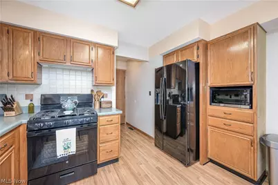 1560 Applewood Way, Uniontown, OH 44685 - Photo 10