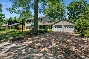 1545 Woodlake Blvd, Stow, OH 44224 - Photo 2