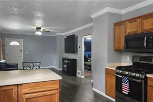 667 Essex St, Akron, OH 44306 - Photo 10