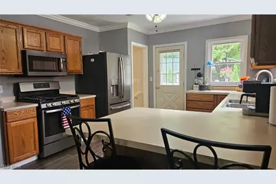 667 Essex Street, Akron, OH 44306 - Photo 8