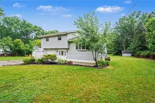 2704 Lyman Dr, New Franklin, OH 44216 - Photo 4