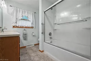2704 Lyman Dr, New Franklin, OH 44216 - Photo 18