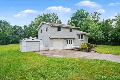 2704 Lyman Drive, New Franklin, OH 44216 - Photo 2