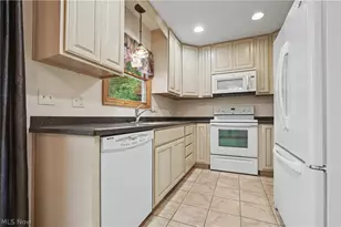 2704 Lyman Dr, New Franklin, OH 44216 - Photo 14
