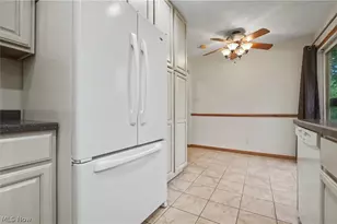 2704 Lyman Dr, New Franklin, OH 44216 - Photo 16