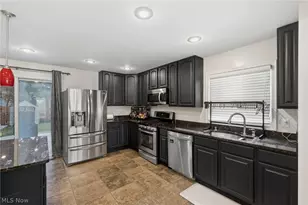 19230 Scottsdale Blvd, Huber Heights, OH 44122 - Photo 12